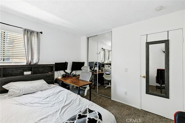 2027 Cape Cod Ln, Palmdale, CA 93550 - bedroom featuring carpet floors, a desk, and a textured ceiling