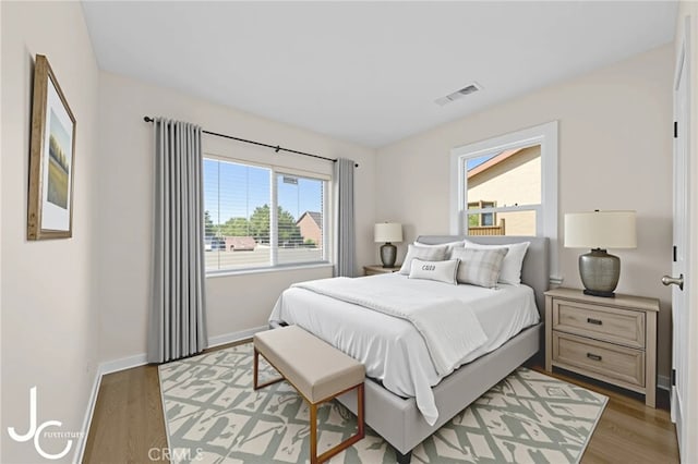 531 7th, Bakersfield, CA 93304 - bedroom with light wood-style flooring and baseboards