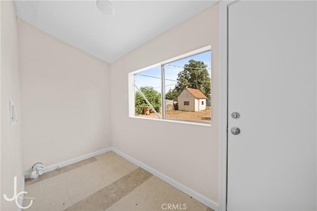 531 7th, Bakersfield, CA 93304 - laundry room featuring baseboards