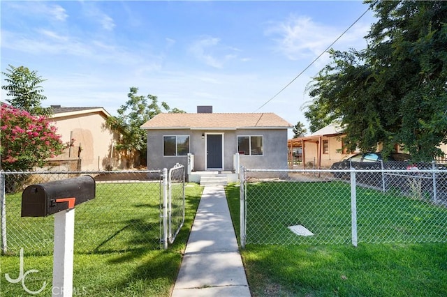 531 7th, Bakersfield, CA 93304 - bungalow-style house featuring stucco siding