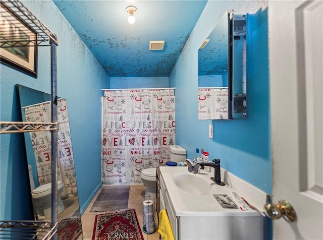 730 W 52nd Pl, Los Angeles, CA 90037 - bathroom with vanity and a shower with curtain