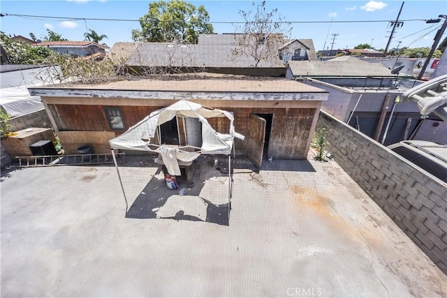 730 W 52nd Pl, Los Angeles, CA 90037 - view of patio / terrace