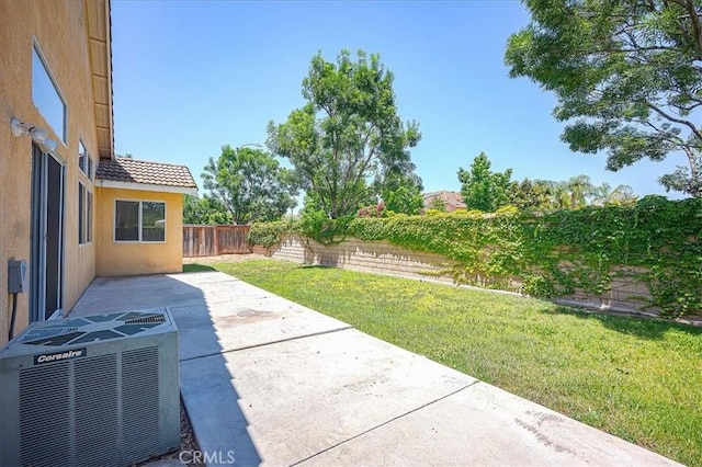 3087 Arbor Glen Ct, Corona, CA 92879 - fenced backyard with a patio area