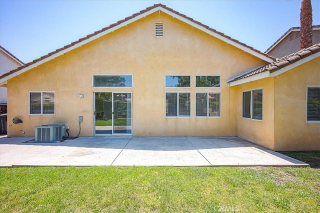3087 Arbor Glen Ct, Corona, CA 92879 - rear view of property with stucco siding, a yard, and a patio area