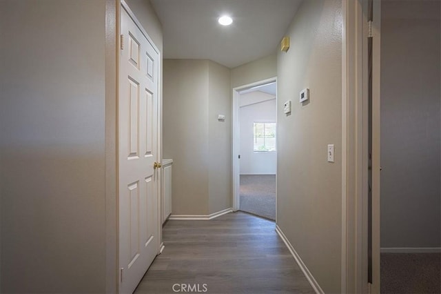 3087 Arbor Glen Ct, Corona, CA 92879 - hallway featuring wood finished floors and recessed lighting