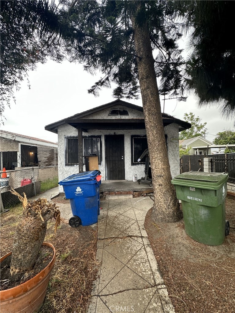 9544 Graham Ave, Los Angeles, CA 90002 - view of front of house featuring stucco siding
