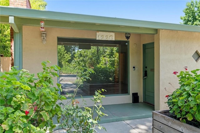 1220 Bidwell Ave, Chico, CA 95926 - entrance to property featuring stucco siding
