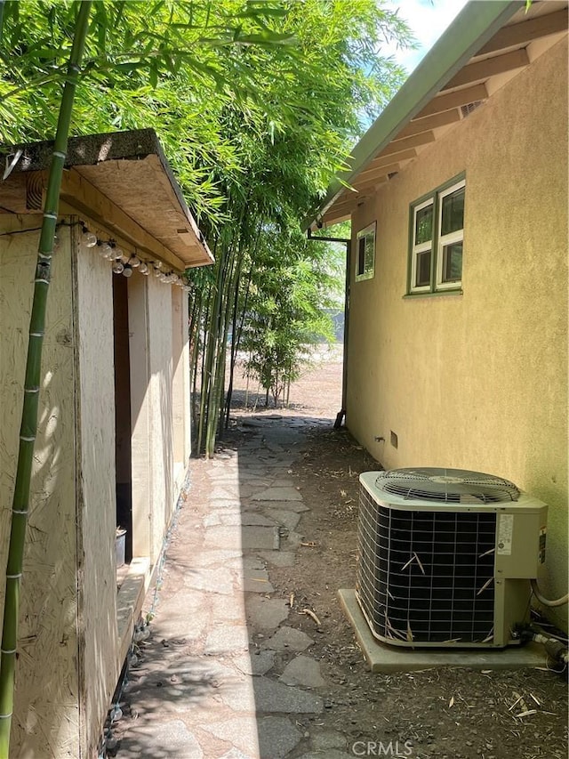 1220 Bidwell Ave, Chico, CA 95926 - view of patio / terrace