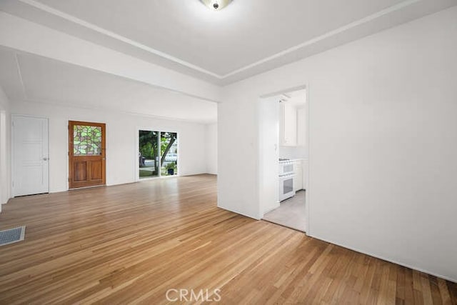 338 Prospect Ave, Long Beach, CA 90814 - unfurnished room with light wood-type flooring