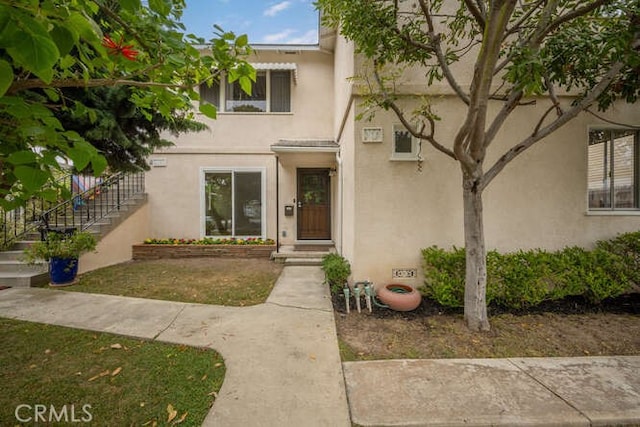 338 Prospect Ave, Long Beach, CA 90814 - entrance to property featuring stucco siding
