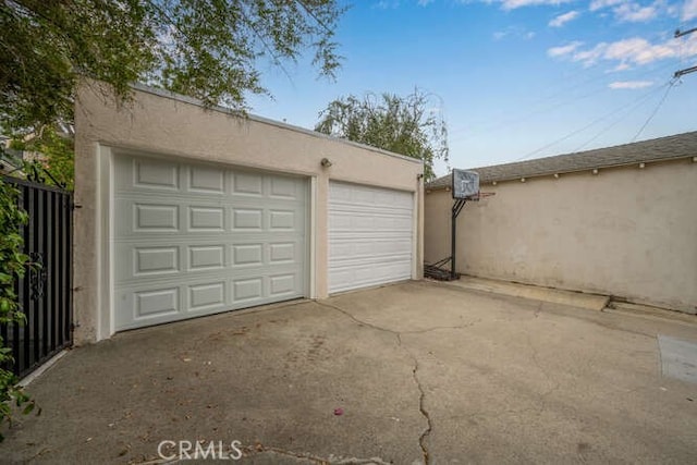338 Prospect Ave, Long Beach, CA 90814 - view of garage