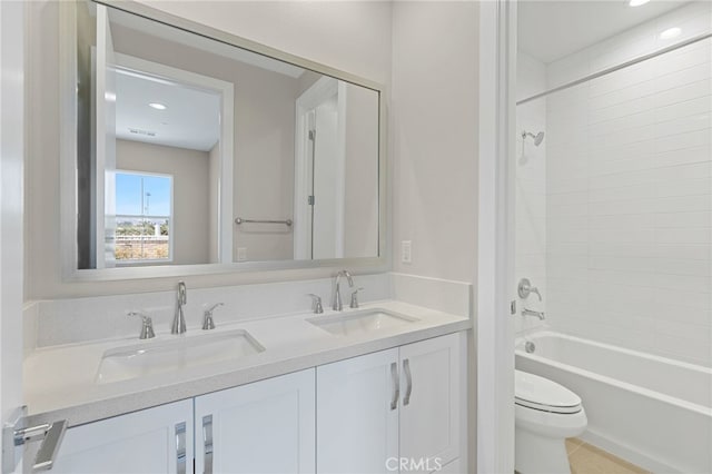 573 Patten Ave, Placentia, CA 92870 - full bath featuring double vanity, bathtub / shower combination, and recessed lighting