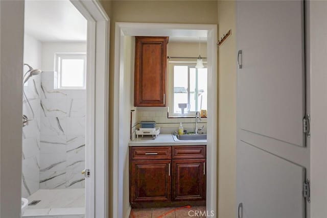 343 Concord St, Glendale, CA 91203 - bar featuring a sink and decorative backsplash