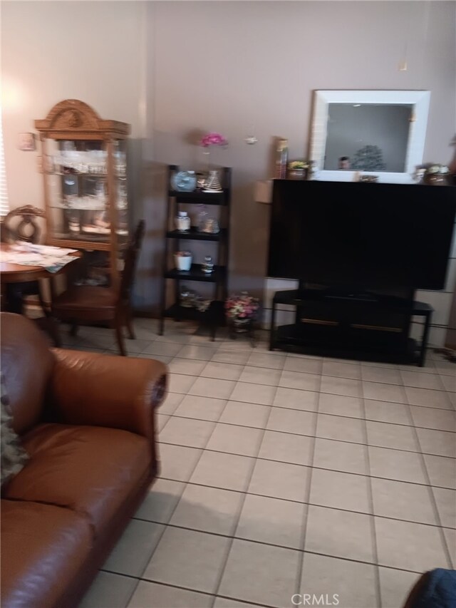 412 Leeta St, Bakersfield, CA 93307 - living area featuring light tile patterned floors
