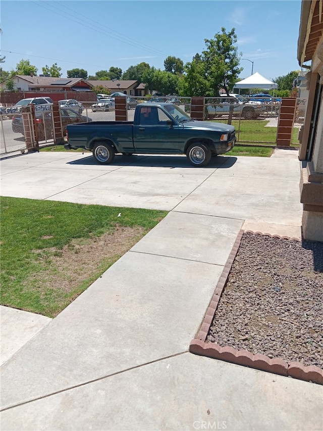 412 Leeta St, Bakersfield, CA 93307 - view of yard
