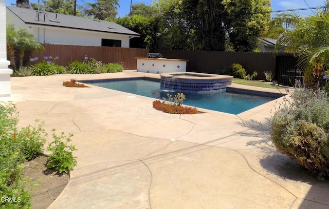 4526 Katherine Ave, Sherman Oaks, CA 91423 - view of swimming pool with a fenced backyard, a patio area, and a pool with connected hot tub