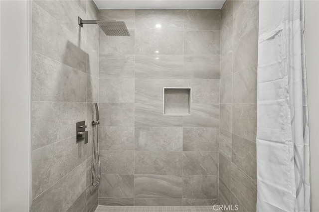 6820 Jellico Ave, Van Nuys, CA 91406 - full bath with tiled shower