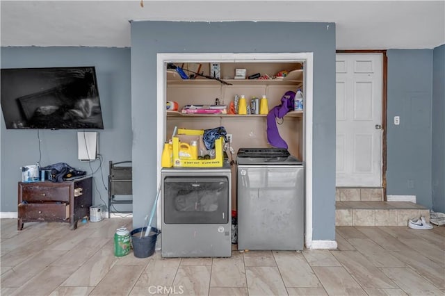 9430 Mines Ave, Pico Rivera, CA 90660 - kitchen featuring washing machine and clothes dryer