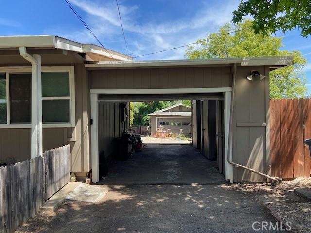 7 Westwood Way, Oroville, CA 95966 - view of home's exterior with driveway and a carport