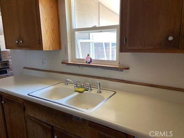 7 Westwood Way, Oroville, CA 95966 - kitchen featuring light countertops