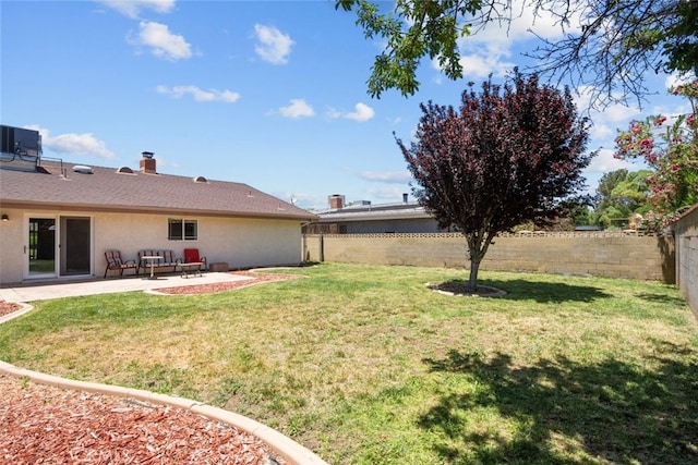 44112 Precise St, Lancaster, CA 93536 - fenced backyard with a patio