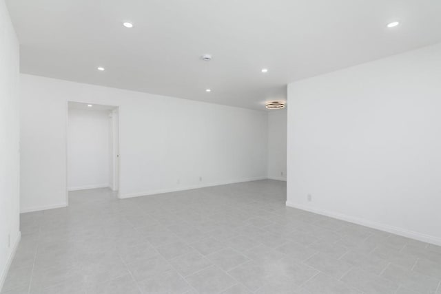 4540 Maple Ave Unit 153, La Mesa, CA 91941 - unfurnished room featuring recessed lighting and a smoke detector