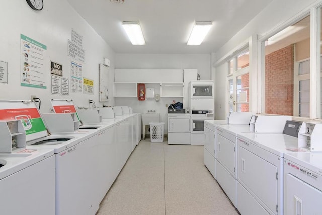 4540 Maple Ave Unit 153, La Mesa, CA 91941 - community laundry room featuring washer and clothes dryer