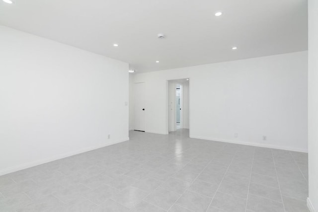 4540 Maple Ave Unit 153, La Mesa, CA 91941 - empty room featuring recessed lighting and a smoke detector