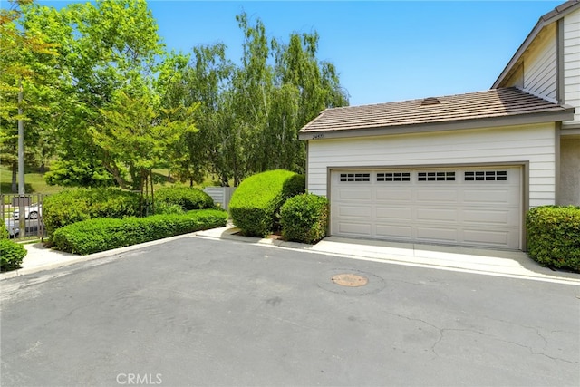 24571 Camden Ct, Laguna Niguel, CA 92677 - view of garage