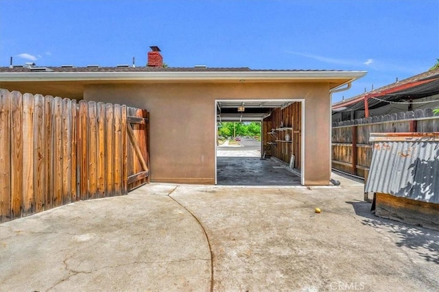 5495 N Callisch Ave, Fresno, CA 93710 - view of garage