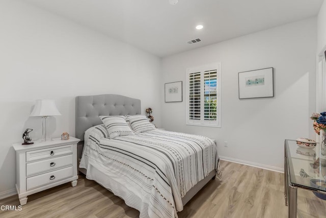 566 Purple Sage Ln, Simi Valley, CA 93065 - bedroom featuring light wood finished floors and recessed lighting