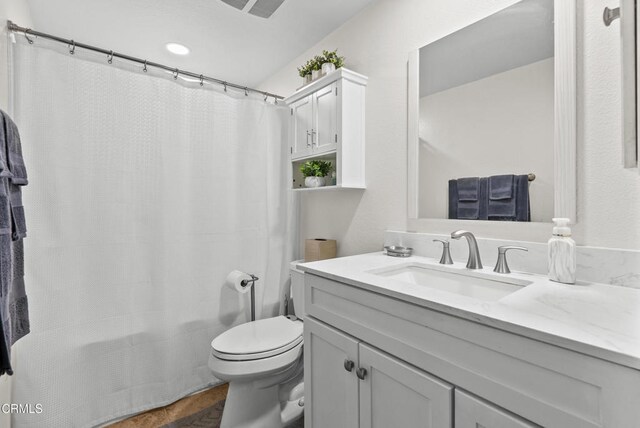 1306 Bluejay St, Fillmore, CA 93015 - full bath featuring vanity and a shower with curtain