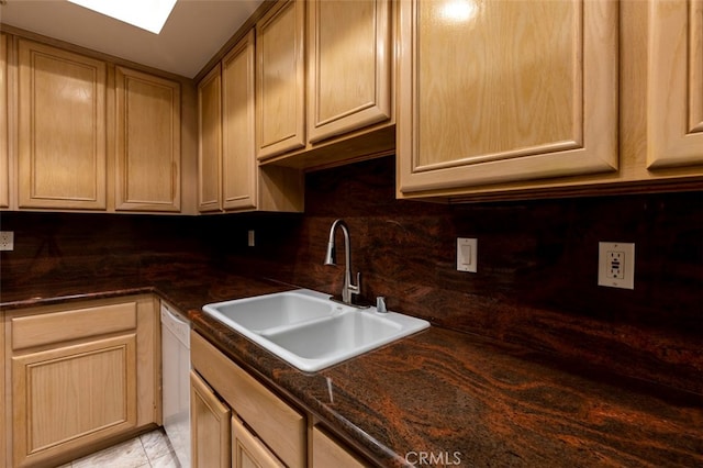 7218 Hillside Ave Unit 202, Los Angeles, CA 90046 - kitchen with dishwasher and decorative backsplash