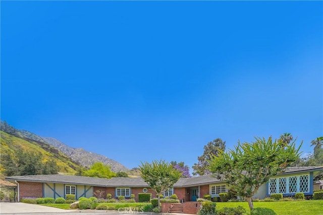 2082 Kaia Ln, Sierra Madre, CA 91024 - ranch-style house with a mountain view and brick siding