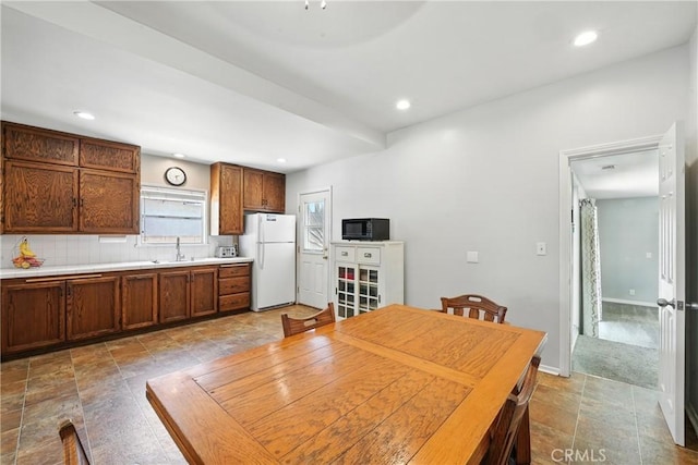 2275 Ximeno Ave, Long Beach, CA 90815 - dining area featuring recessed lighting