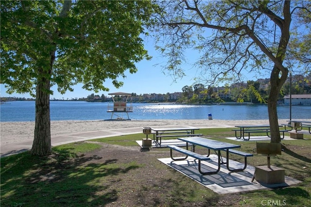 7 Luzern, Mission Viejo, CA 92692 - view of property's community with a water view