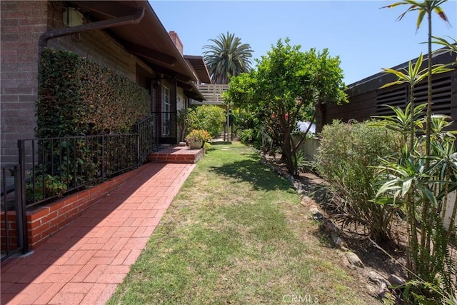 1878 Molino Ave N, Signal Hill, CA 90755 - view of yard