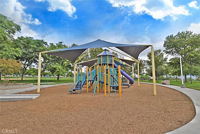25748 Perlman Pl Unit B, Stevenson Ranch, CA 91381 - view of community playground