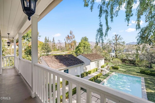 980 El Campo Dr, Pasadena, CA 91107 - balcony featuring a mountain view