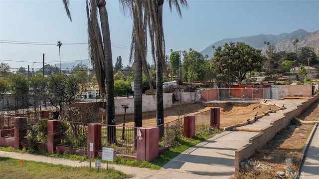 1085 E Mendocino St, Altadena, CA 91001