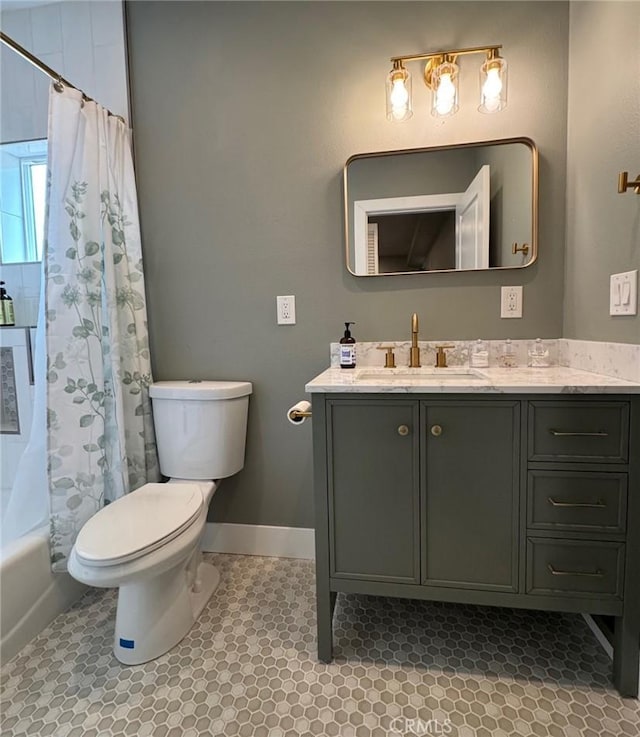 2404 W Oak Ave, Fullerton, CA 92833 - full bath with vanity and shower / bath combo