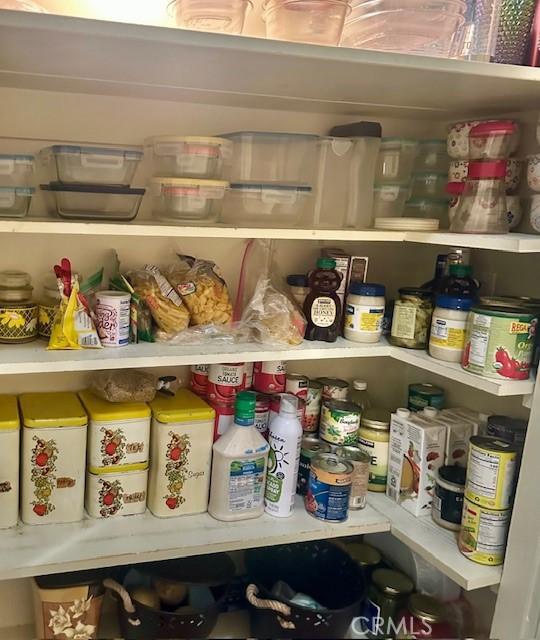 13621 Erwin St, Van Nuys, CA 91401 - view of pantry