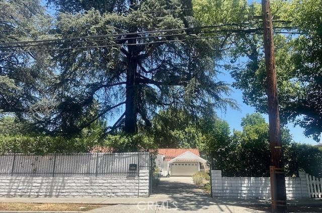 13621 Erwin St, Van Nuys, CA 91401 - view of gate