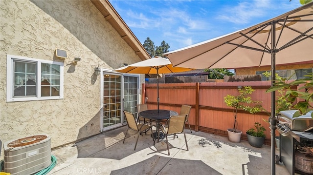 3856 Baldwin Park Blvd Unit B, Baldwin Park, CA 91706 - fenced backyard featuring a patio area, outdoor dining area, and area for grilling