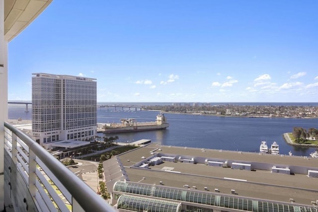 165 6th Ave Unit 2504, San Diego, CA 92101 - water view with nearby urban area
