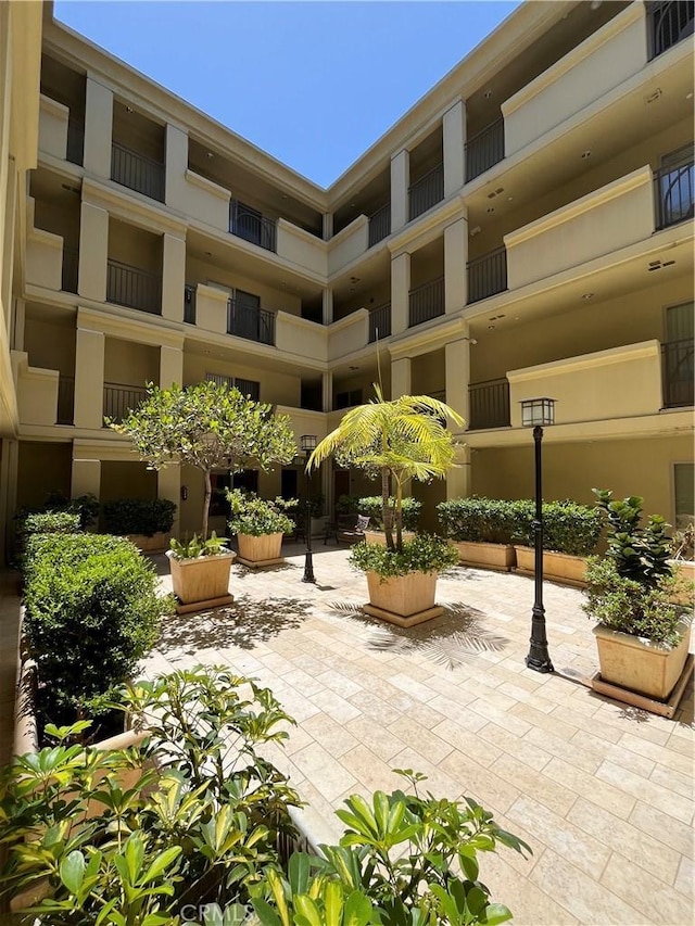 1417 S Westgate Ave Unit 201, Los Angeles, CA 90025 - view of home's community