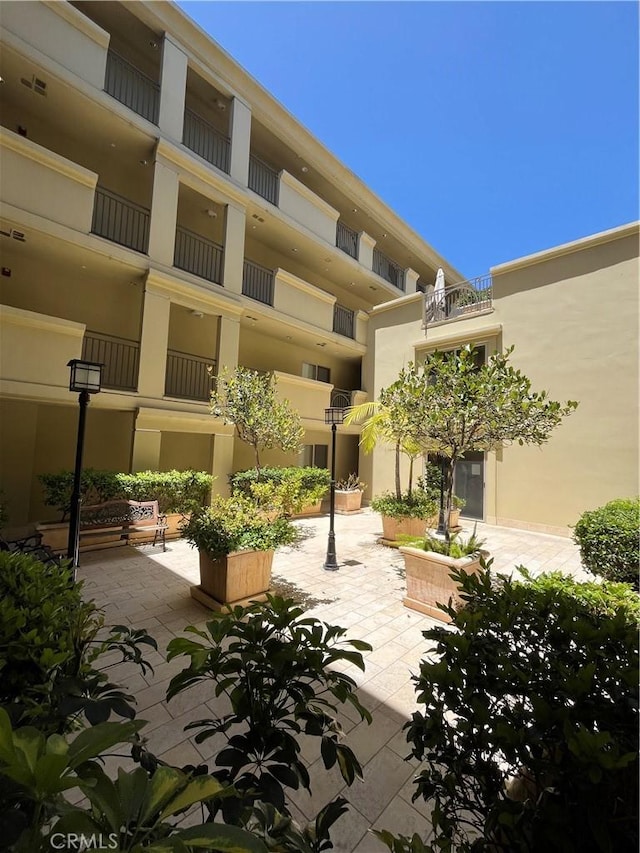 1417 S Westgate Ave Unit 201, Los Angeles, CA 90025 - view of property's community