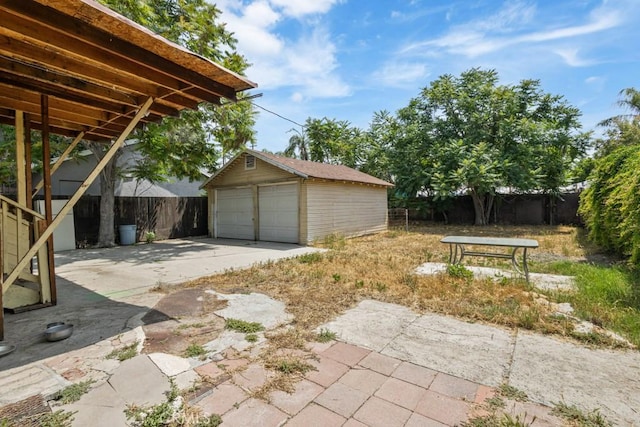 1085 N Arrowhead Ave, San Bernardino, CA 92410 - view of detached garage