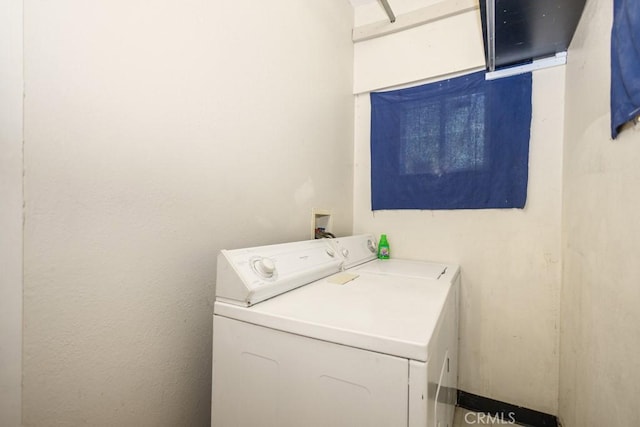 1085 N Arrowhead Ave, San Bernardino, CA 92410 - washroom with independent washer and dryer