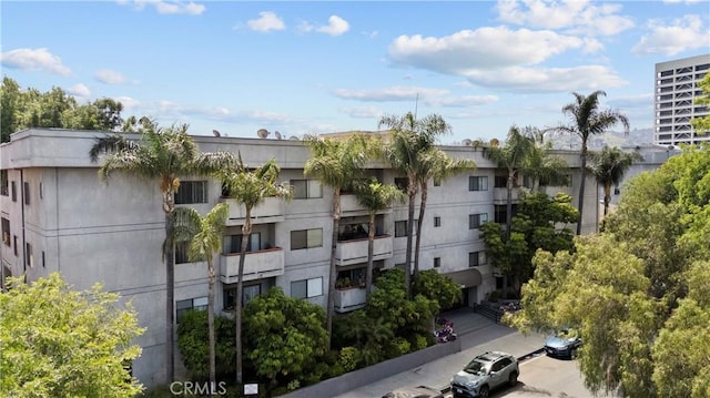 4706 Sepulveda Blvd, Sherman Oaks, CA 91403 - view of apartment building / complex